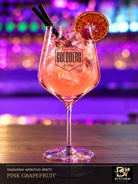 Tanqueray Strawberry Spritz